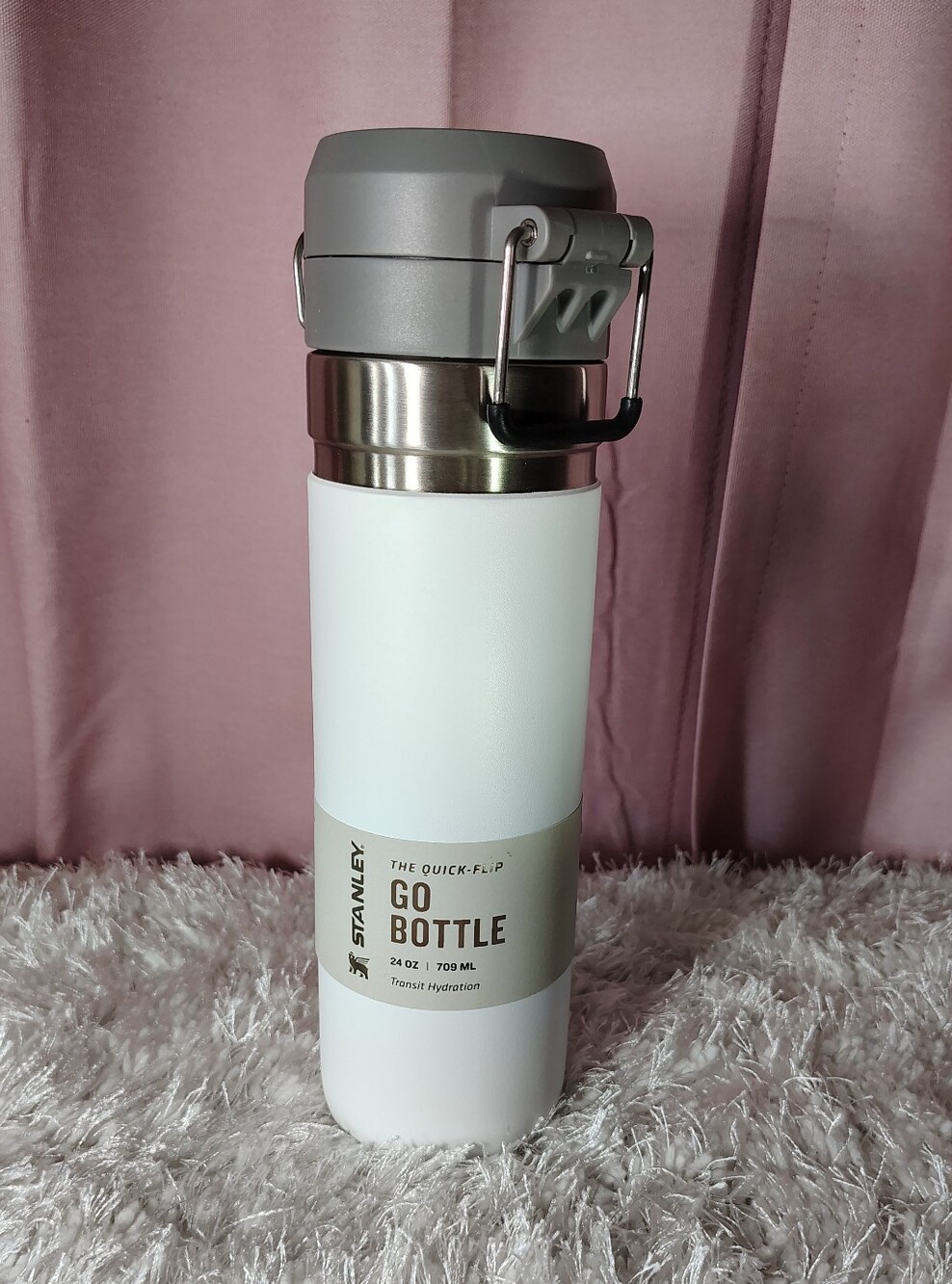Stanley Quick Flip GO Water Bottle 24 oz | Push Button Lid | Leakproof